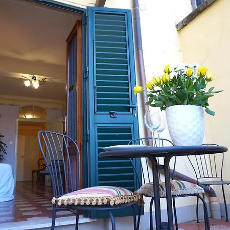 I Pratini, Cozy In Center Town With Terrace Apartment Lucca