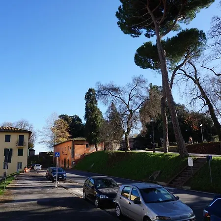 아파트 I Pratini, Cozy In Center Town With Terrace *