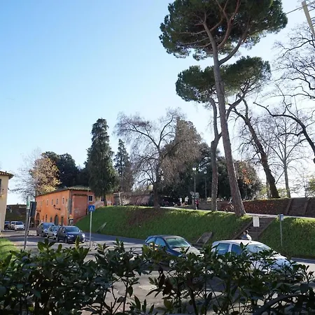 I Pratini, Cozy In Center Town With Terrace Apartment Lucca