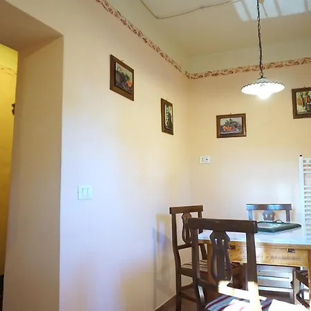 I Pratini, Cozy In Center Town With Terrace Apartment
